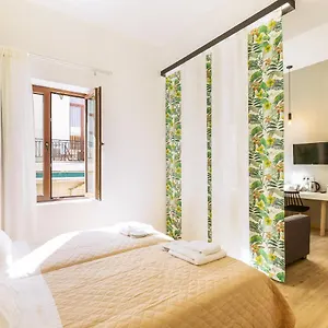 Ark 68 Hotel